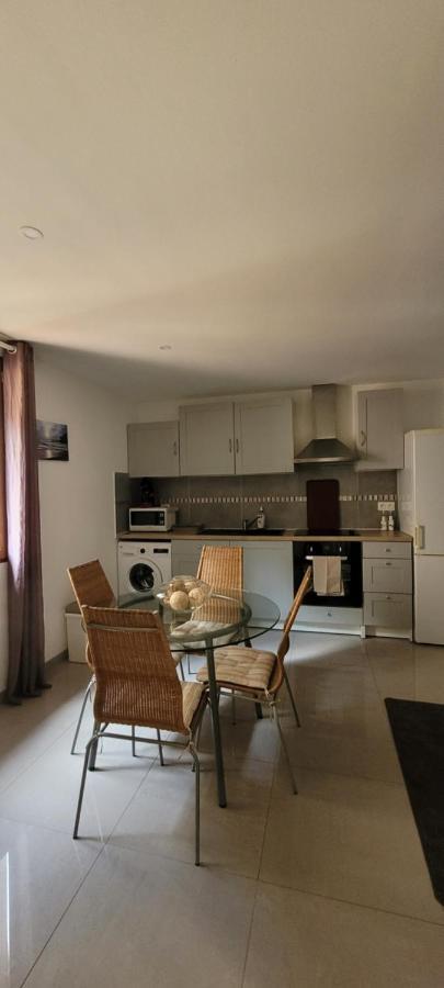 Charmant Duplex Au Coeur Du Village Cotignac Exterior photo